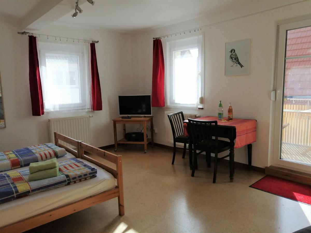 Apartment & Zimmer Familie Trescher Тюбинген Экстерьер фото